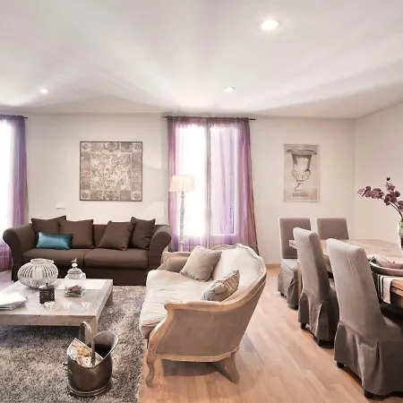 Amazing Central Apart 3 Bedroom Deluxe